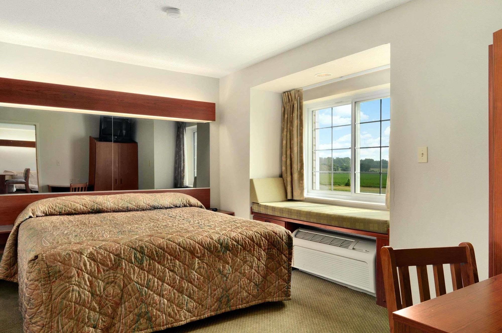 Microtel Inn & Suites By Wyndham Tunica Resorts Robinsonville Room photo